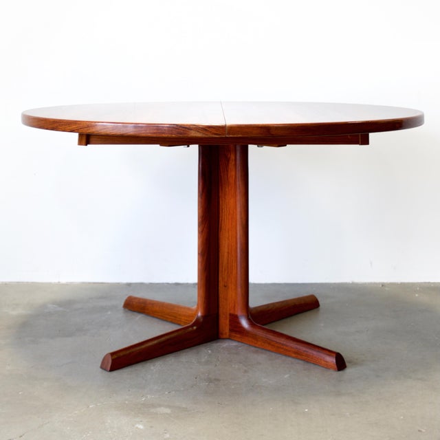 1950s 1950s Danish Rosewood Dining Table W/ 2 Leaves For Sale - Image 5 of 18