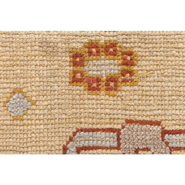 1920s Turkish Oushak Rug  Timeless Elegance and Artisan Craftsmanship For Sale In New York - Image 6 of 10