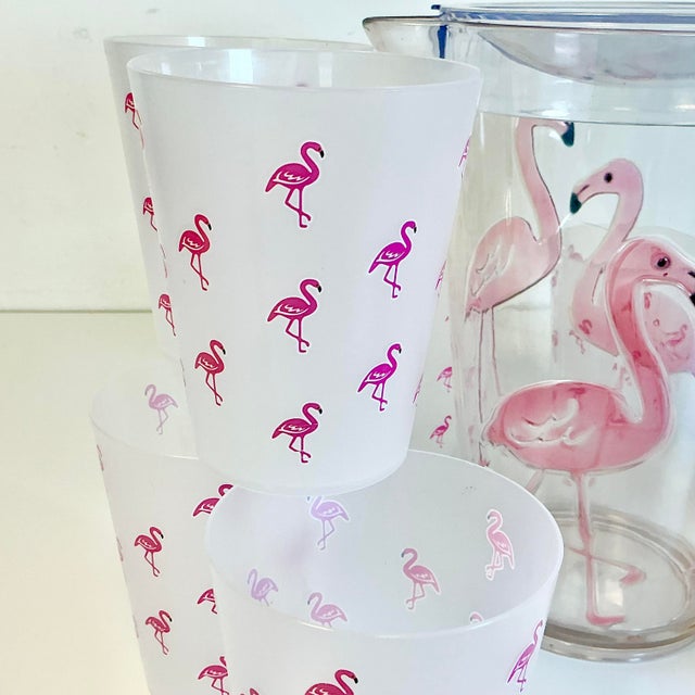 Late 20th Century Vintage Coastal Boho Chic Flamingo Poolside Lucite Acrylic Pitcher & Plastic Glasses - Set of 13 For Sale - Image 5 of 14