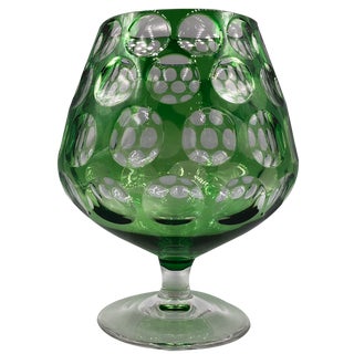 Mid-Century Modern Faceted Vase in Emerald Green attributed to a design by Karel Wünsch for Nový Bor, Bohemia, 1960s For Sale