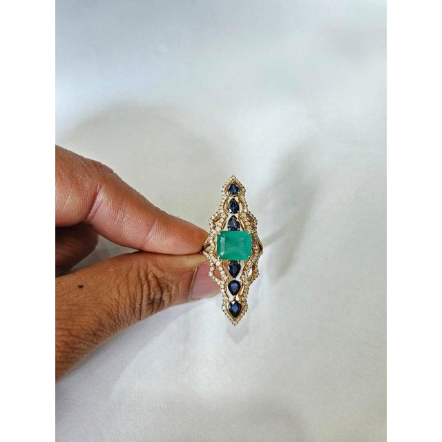 Set in 18k Gold, 3.99 Carats Emerald, Blue Sapphires & Diamonds Cocktail Ring, Us Size 7 For Sale - Image 11 of 14