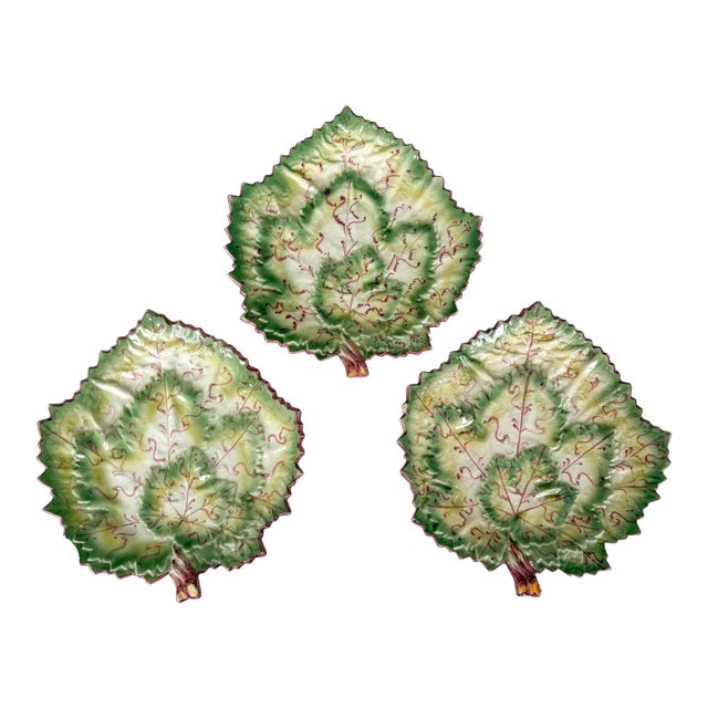 Faianças Belo Portugal Majolica Geranium Leaf Dishes, Set of 3 For Sale