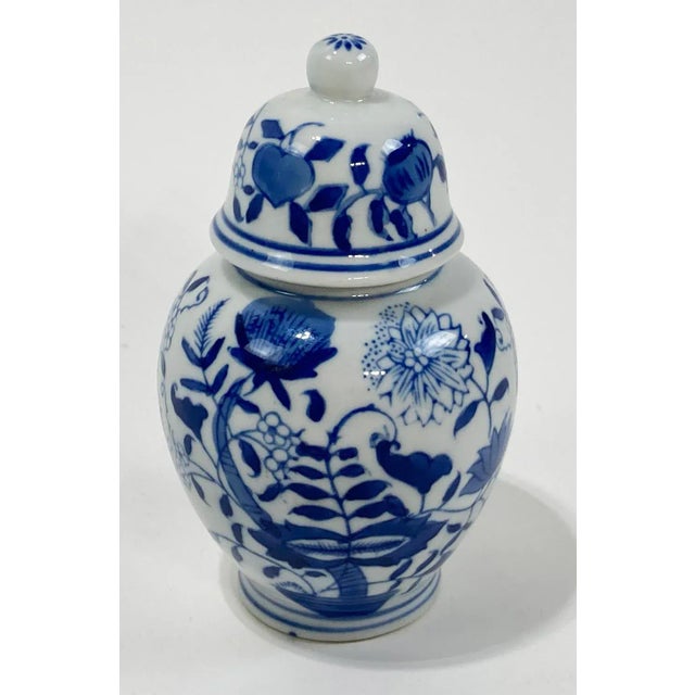 Chinoiserie Vintage Lidded Blue and Ivory Floral Temple Jar For Sale - Image 3 of 8