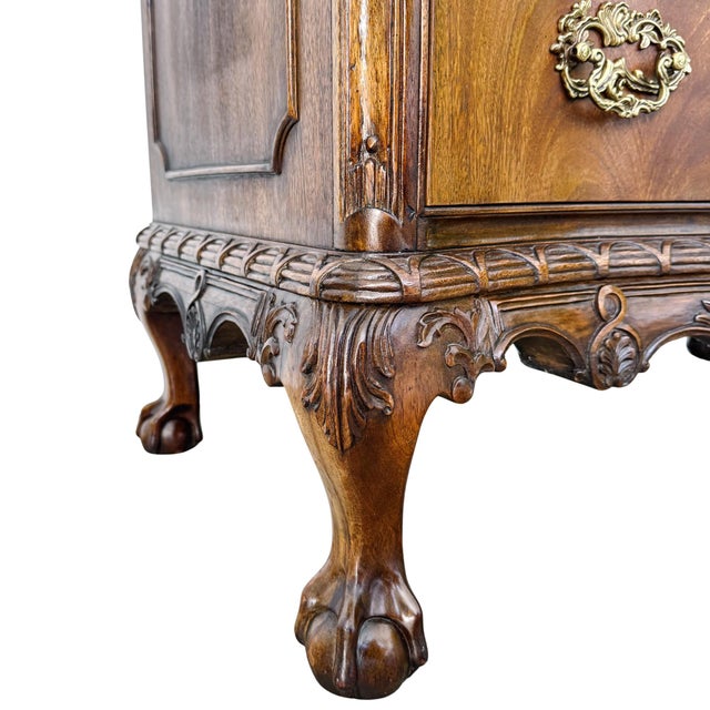 Wood 1980s Henredon Louis XV Style Serpentine Mahogany Commode With Marble Top & Ball and Claw Feet For Sale - Image 7 of 18