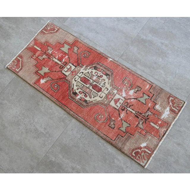 Dimensions: 18" x 43" or 1 ft 7 in × 3 ft 7 in Material : Wool on cotton. Age: About 40-50 years old Weight: ~ 2.1lbs All...