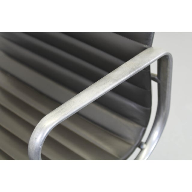 EA117 Office Chair by Charles & Ray Eames for Herman Miller, 1980s For Sale - Image 10 of 16