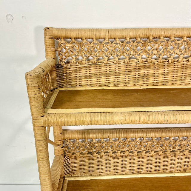 Mid-Century Boho Chic Coastal Arts & Crafts Double Knot Loop Wicker Wall Shelf For Sale - Image 10 of 16
