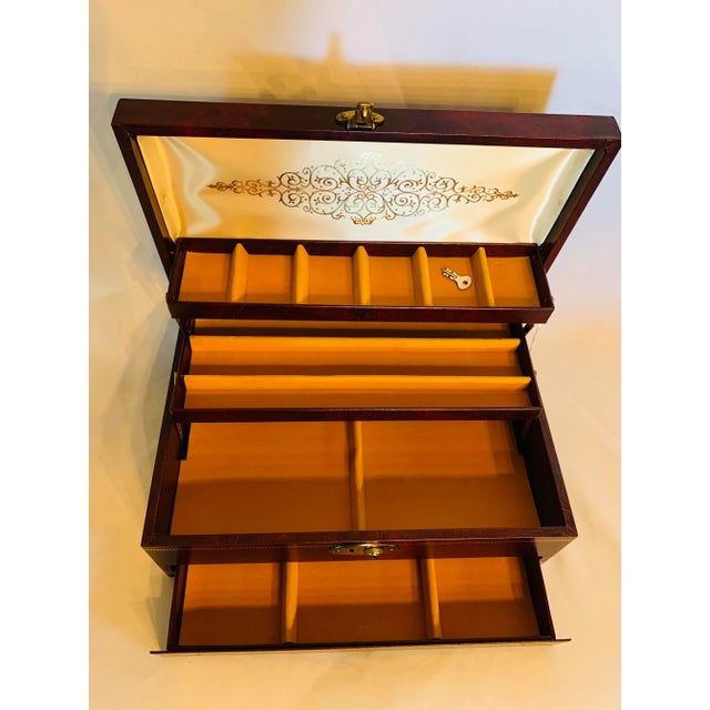 Vintage Mele Jewelry Chest With Original Key and Tag For Sale In Los Angeles - Image 6 of 13