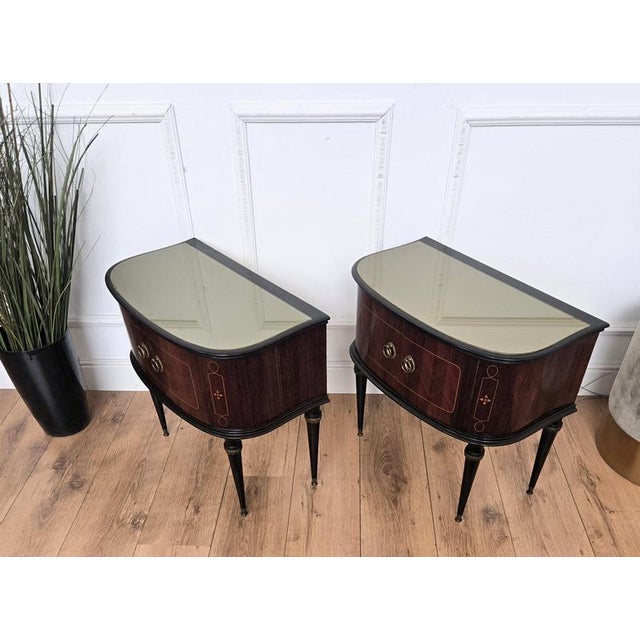 Mid-Century Modern Italian Walnut and Glass Bedside Tables, 1950s, Set of 2 For Sale - Image 9 of 10