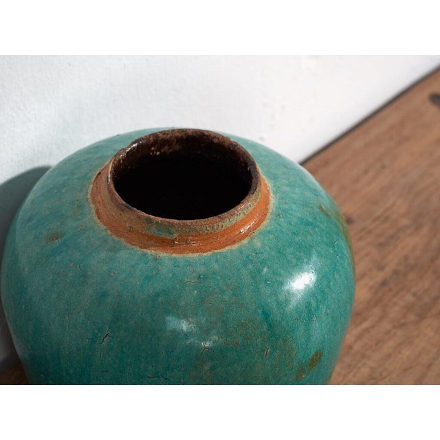 Antique turquoise green vase (c.1820)Dimensions: Diameter: 21 cm Height: 19 cmStyle: Qing DynastyMaterials and techniques:...