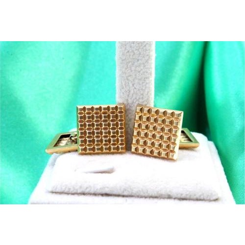 Yellow Gold Cufflinks in Square Shape, Set of 2 For Sale - Image 4 of 7