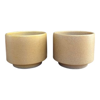Vintage Speckled Butternut Gainey C-10 Ceramic Planters - a Pair For Sale