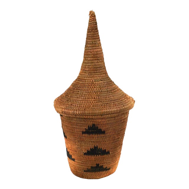 Early 20th Century Tutsi Basket with Lid Rwanda For Sale