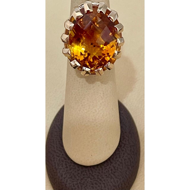 Metal 42 Carat Natural Oval Citrine Cocktail Ring in 14 Karat Yellow Gold, Estate For Sale - Image 7 of 18