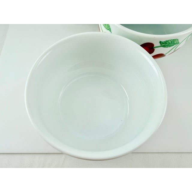 1970s 1970s Richard Ginori Italy Cherries Serving Bowl Set - Set of 8 For Sale - Image 5 of 6
