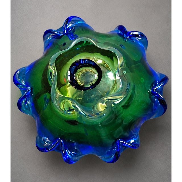Mid-Century Modern Josef Hospodka Chribska Czech Hand Blown Art Glass Vase Bowl Blue Green Ruffled Edge Centerpiece (8" Diameter) For Sale - Image 3 of 5