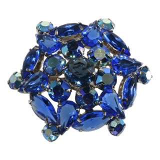 1960s Vintage Brooch Blue Rhinestones in Silver-Plated Metal For Sale