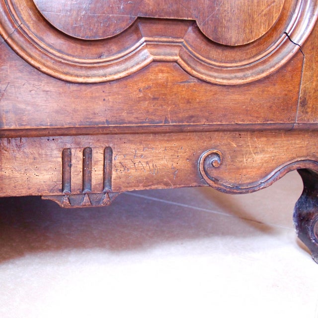 French Provincial Walnut Buffet À Deux Corps, Early 19th Century For Sale - Image 14 of 16
