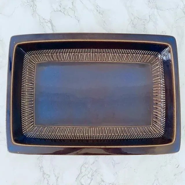 Beautiful Full Cosmos Scale in Night Blue Dégradé and Brown Tones Ceramic The Vintage Baking dish has a Scandinavian...