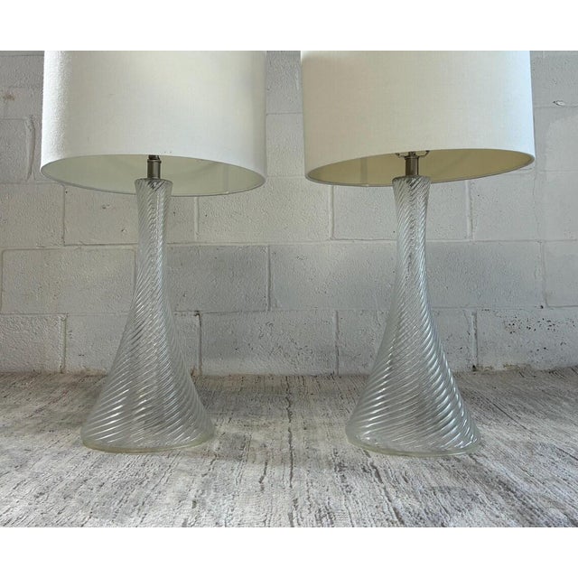 Glass Set of 2 Swirl Art Glass Table Lamps – Vintage MCM Sculptural Hand-Blown Lighting For Sale - Image 7 of 11