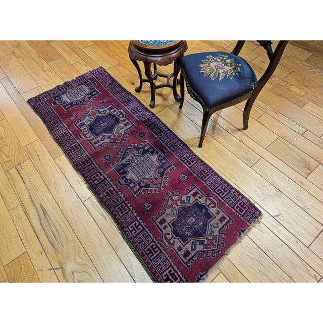 Vintage Turkish Runner, Hand-Knotted Wool, Geometric Design, 1920s For Sale In Chicago - Image 6 of 10