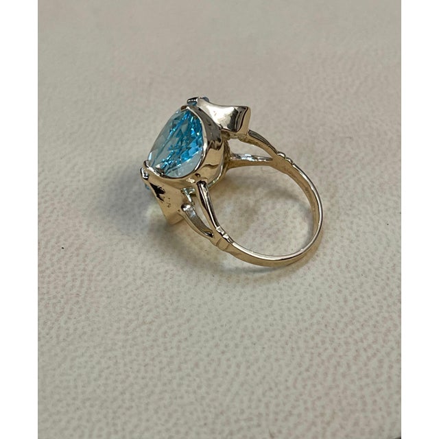 12.54 Carat Natural Oval Shape Aquamarine Cocktail Ring 14 Karat Yellow Gold For Sale In New York - Image 6 of 18