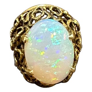 Vintage 11 Carat Oval Shape Ethiopian Opal Cocktail Ring 14kt Yellow Gold Ring For Sale