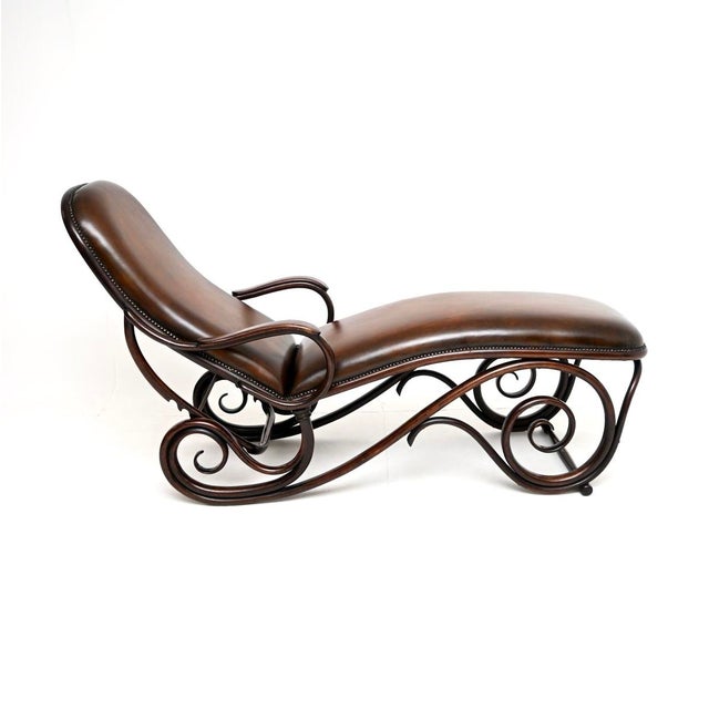Antique Bentwood and Leather Chaise Lounge, 1880 For Sale - Image 3 of 11