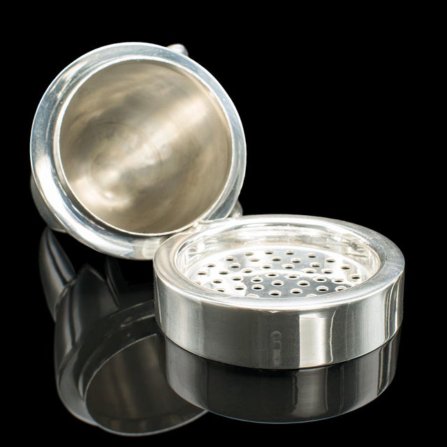 Vintage Polar Bear Cocktail Shaker, American, Silver Plate, Bar Mixer, Art Deco For Sale - Image 9 of 10