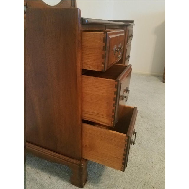 1940s 1940s Traditional Walnut Vanity Davis Cabinet Co. With Mirror For Sale - Image 5 of 13