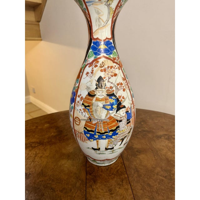Large Antique Japanese Imari Vase, 1900 For Sale - Image 3 of 10