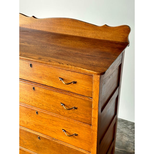 Wood Antique Scalloped Quarter-Sawn Golden Oak Chest of Drawers For Sale - Image 7 of 12