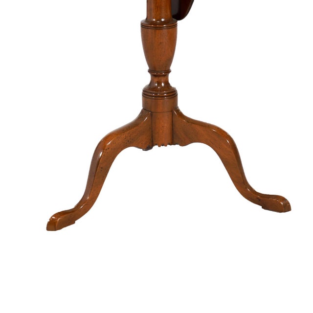 Kittinger Williamsburg Mahogany Tilt Top Candle Stand with Shaped Top 20thC Measures - 41 1/2" x 26 1/2" x 26 1/2"; 27...