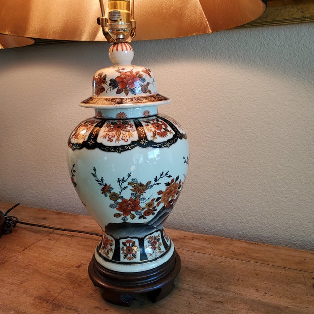 Vintage Pair of Japanese Asian Imari Porcelain Table Lamps For Sale - Image 10 of 12
