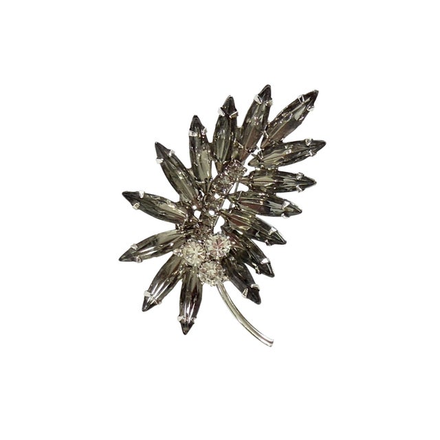 Vintage white Gold Tone Rhinestone Brooch Floral Leaf Cluster Pin Clear and Fumé Crystal Costume Condition: Good vintage...