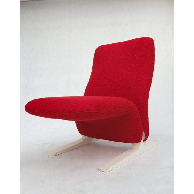 Concorde Chaise Lounge by Pierre Paulin for Artifort, 1970s, in Very Good conditions. Designed 1960 to 1969 This piece has...