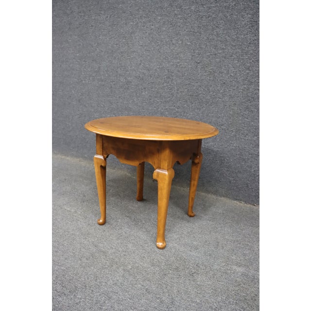 Ethan Allen Queen Anne Maple Oval Drop-Leaf Accent Table For Sale In Philadelphia - Image 6 of 11