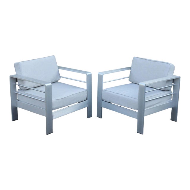 Mozaic Company Modern Pair of Aluminum Outdoor Lounge Chairs For Sale