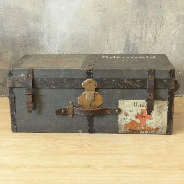 Red First World War Wooden Chest with Red Cross For Sale - Image 8 of 15