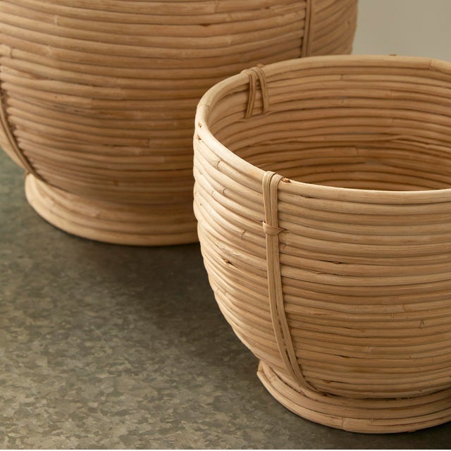Early 21st Century Cane Rattan Decorative Footed Bowls, Set Of 2 For Sale - Image 5 of 6