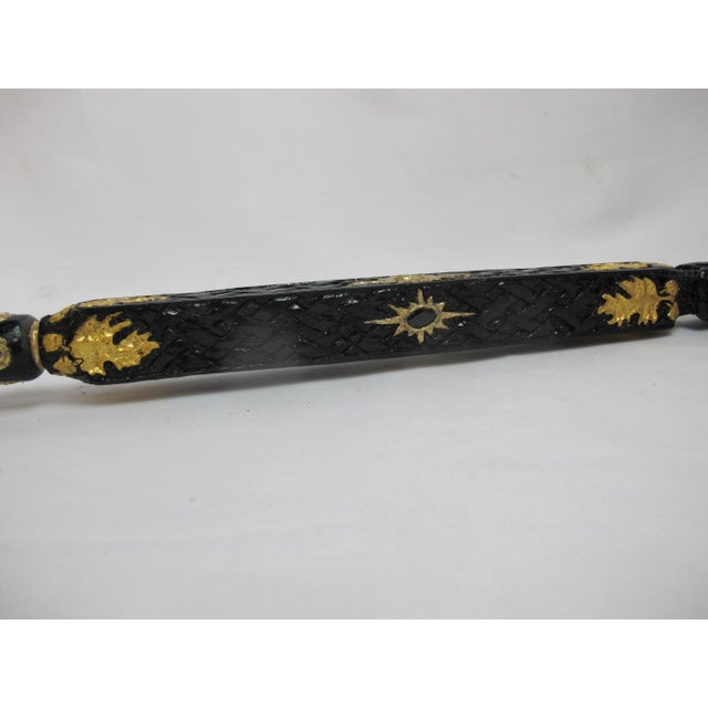 Alligator Carved Wood Gold Leaf Amber Inlaid Black Lacquer Walking Stick Cane For Sale - Image 15 of 18