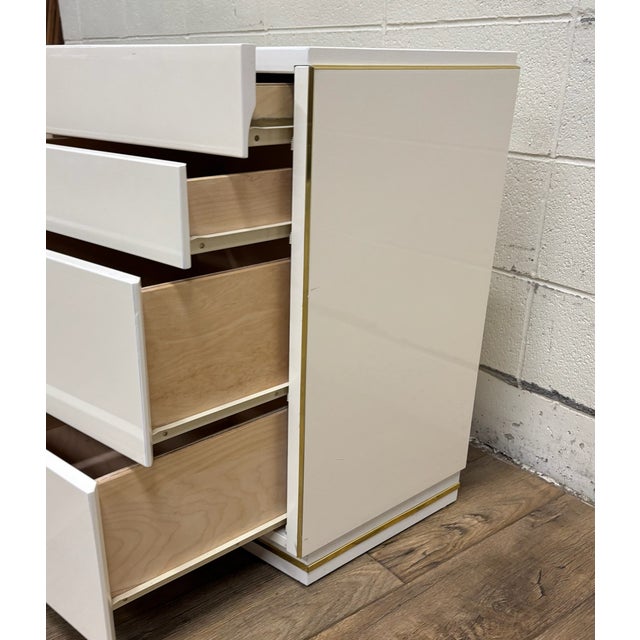 Henredon Vintage 1980s Bridgeford via Veneto Ivory Lacquered Nightstands - Pair For Sale - Image 4 of 10