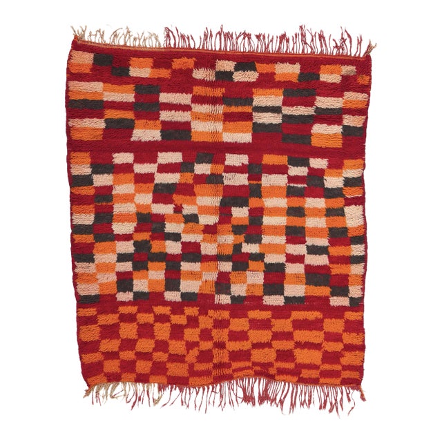 Vintage Checkered Boujad Moroccan Rug - 04'09 X 05'03 For Sale