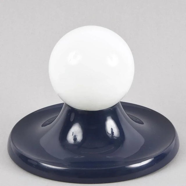 Flos Mid-Century Italian Blue Metal Light Ball Sconce by Achille Castiglioni for Flos, 1960s For Sale - Image 4 of 18