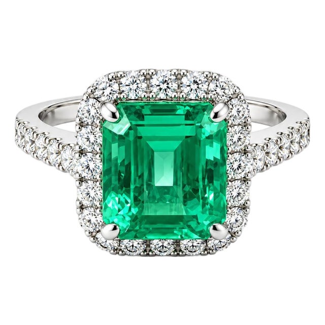 Late 20th Century Estate Platinum Natural Emerald & Diamond Halo Cocktail Ring, Size 6.75 For Sale