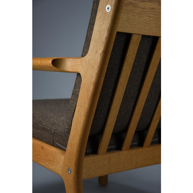 Wood GE-265 Lounge Chair in Oak and Kvadrat Wool by Hans J. Wegner for Getama, Denmark, 1992 For Sale - Image 7 of 14