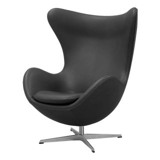 Vintage Egg Chair in Black Leather by Arne Jacobsen for Fritz Hansen, 1950s For Sale