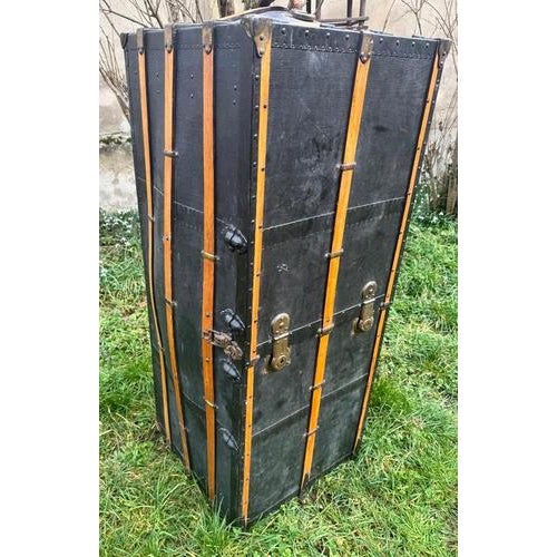 American Cabin Trunk in Wood For Sale - Image 11 of 13