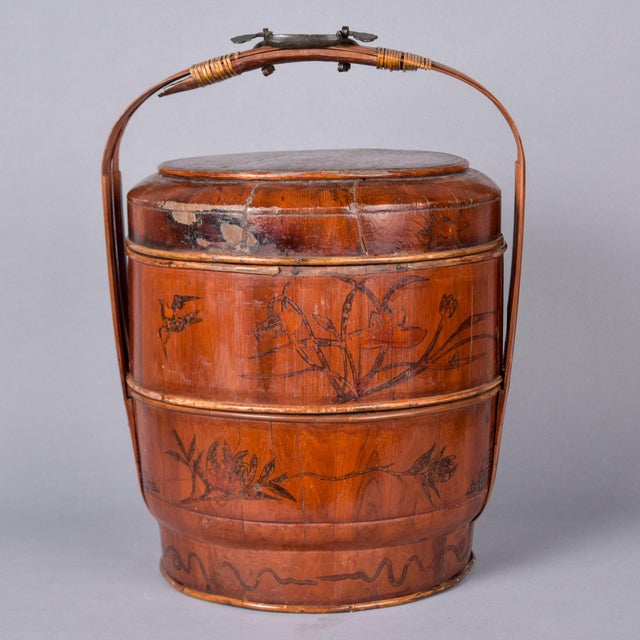 Chinese Lacquered Three-Tier Wedding Basket, Early 20th Century For Sale In Detroit - Image 6 of 12
