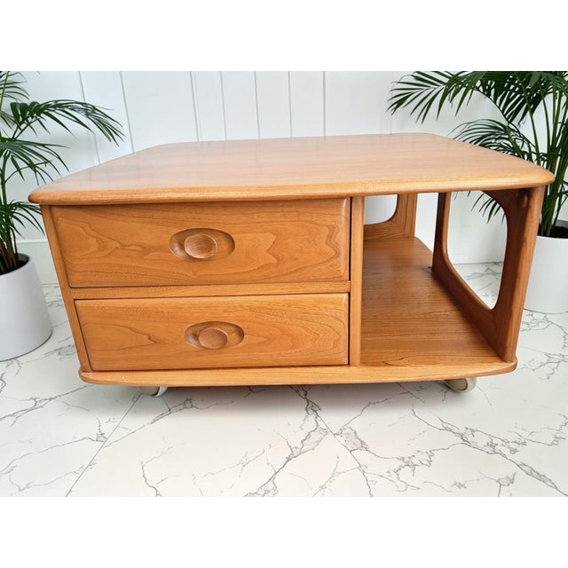 Mid-Century Modern Mid-Century Modern Pandora Coffee Table in Blonde Elm by Lucian Ercolani for Ercol, 1980s For Sale - Image 3 of 18